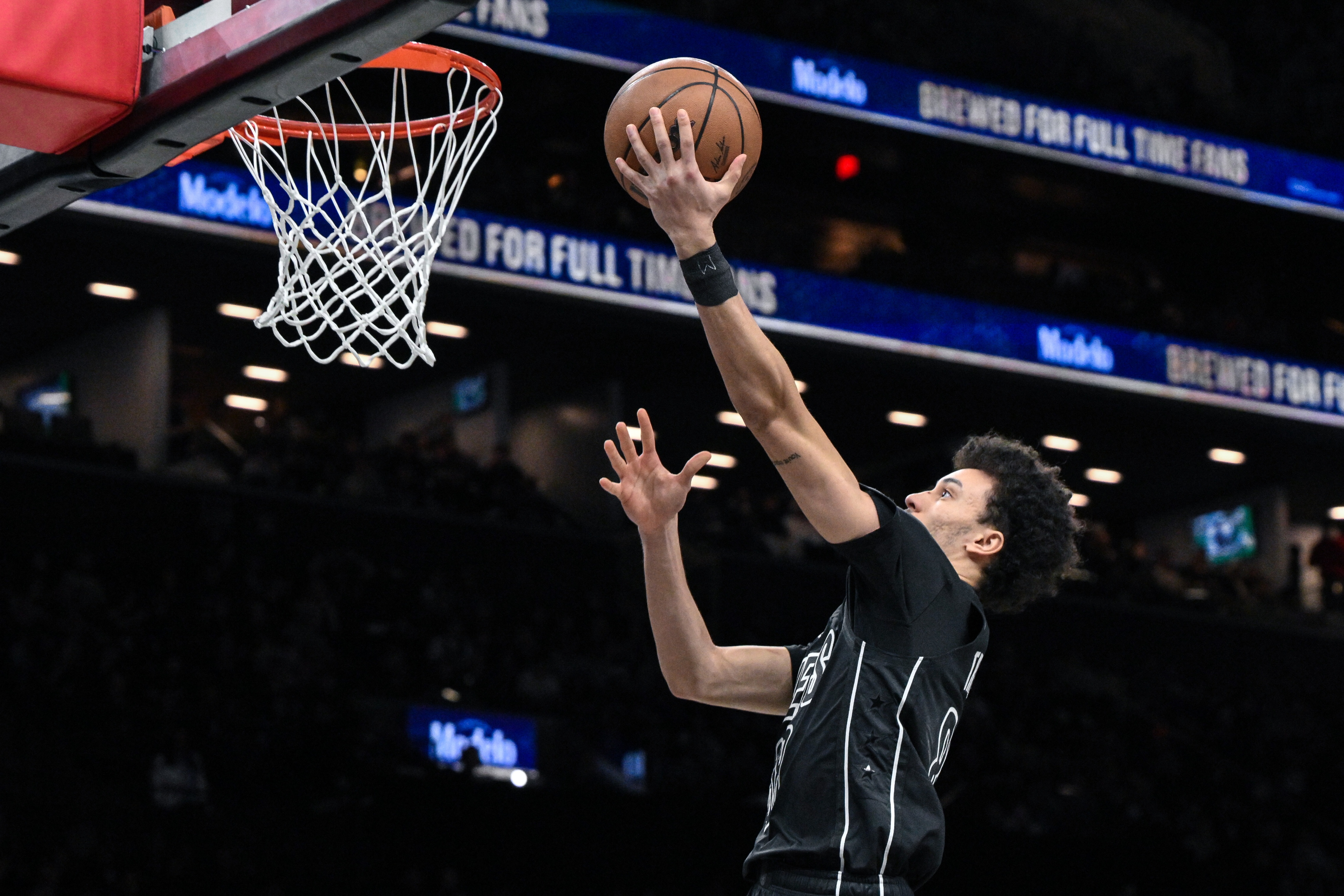 奇异果体育下载-末节独得10分！特拉奥雷18中7拿23分7助 三分11中5